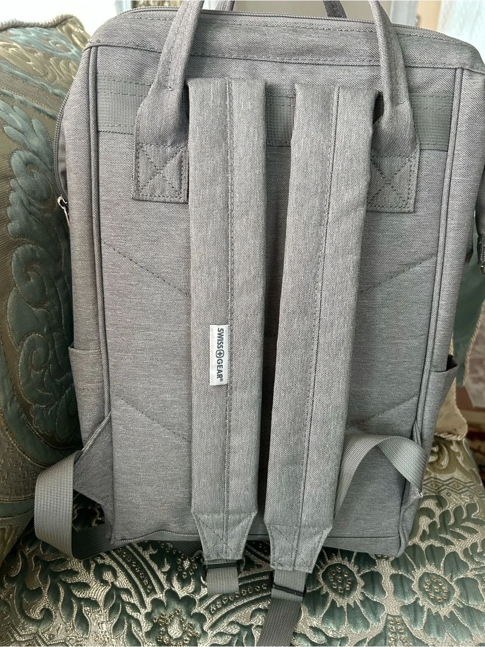 SwissGear 3576 Artz Laptop Backpack in light grey
